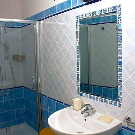 Amphisya Bed & Breakfast 3*