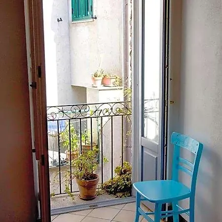 Amphisya Bed & Breakfast 3*
