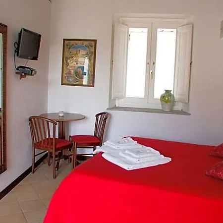 Amphisya Bed & Breakfast 3*